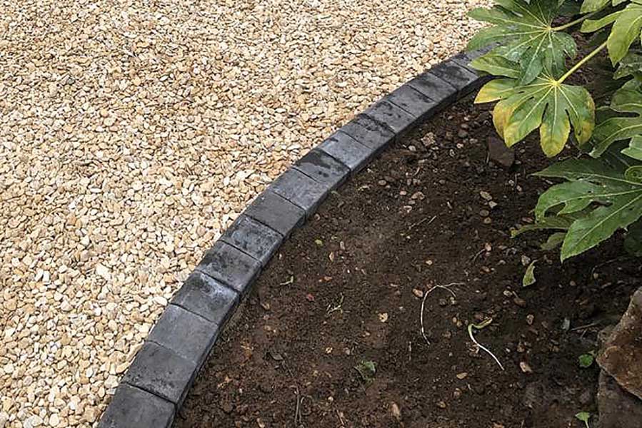 RESIDENTIAL LANDSCAPE EDGING