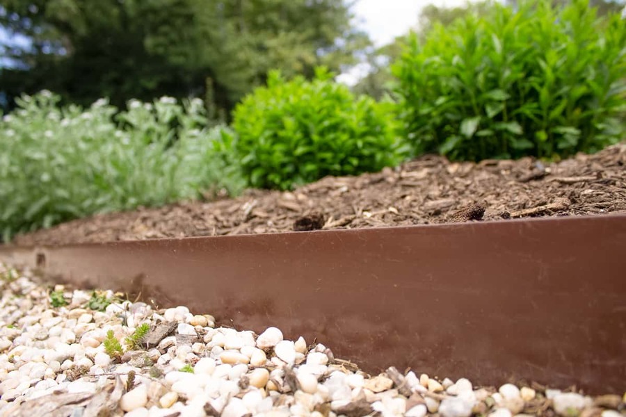 RESIDENTIAL LANDSCAPE EDGING