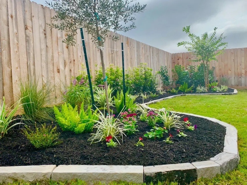 RESIDENTIAL LANDSCAPE EDGING